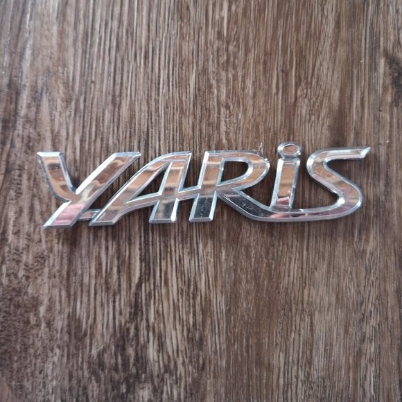Toyota Yaris Rear Truck Emblem - Picture 1 of 2